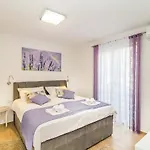 Vera Luxury